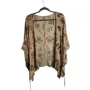 Gimmicks By Buckle Size M/L Kimono Floral Open Front Tie Sides Boho Hippie Pink